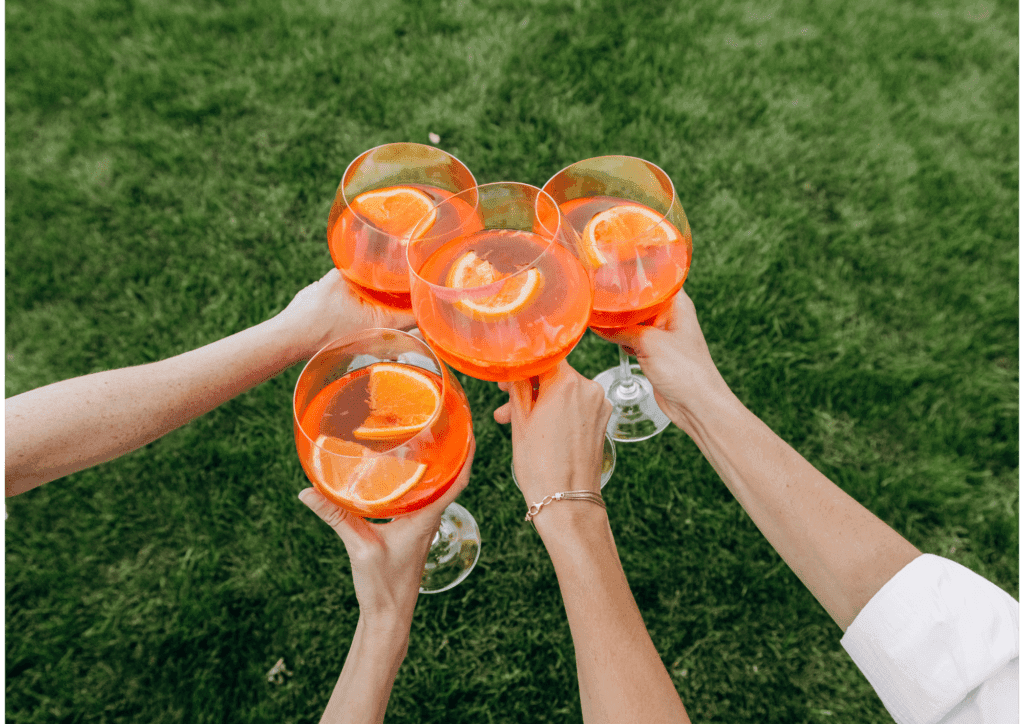 How to host an easy Cocktail party - MIOW AND MOLLY