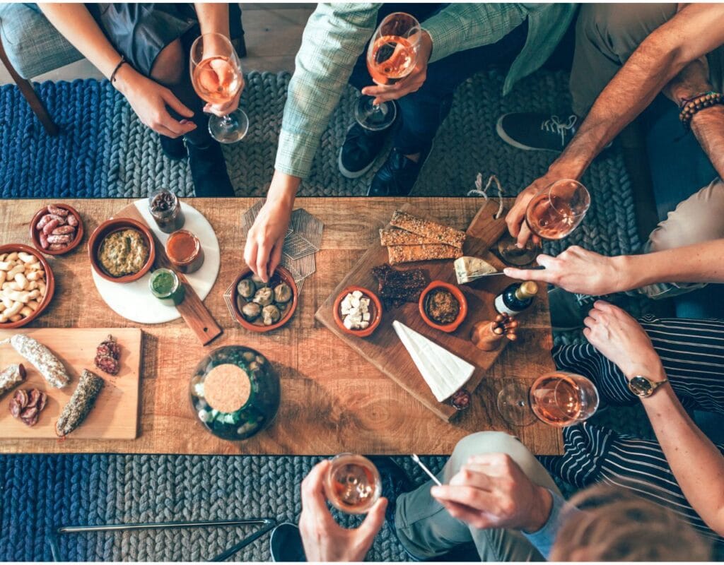 how-to-host-an-easy-cocktail-party-in-2024