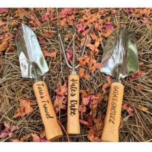 engraved gardening set